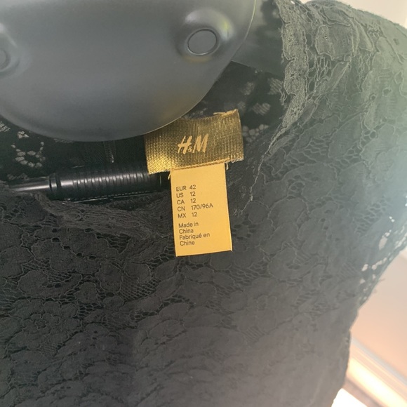 Beautiful lace dress from H&M - Picture 2 of 4